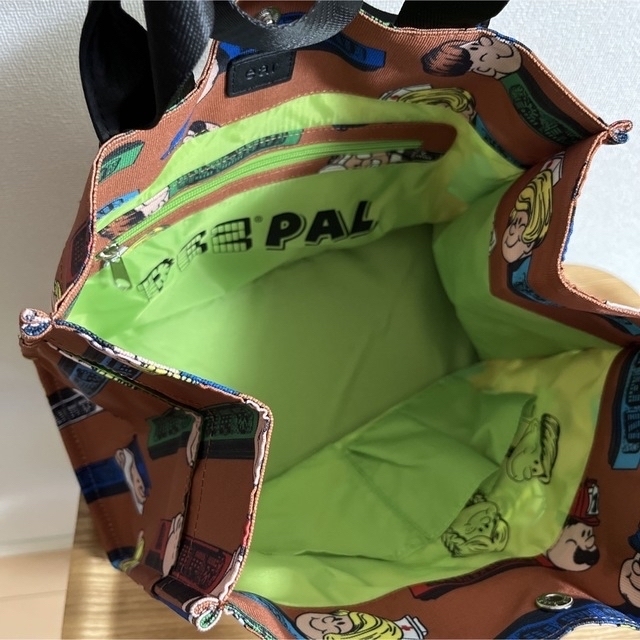 ear PAPILLONNER(イアパピヨネ)のPEZ（ペッツ）×earミディアムトートバック レディースのバッグ(トートバッグ)の商品写真