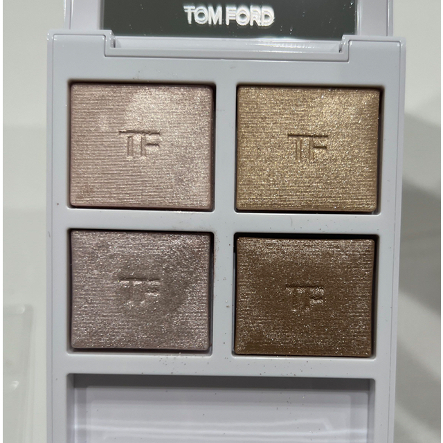 TOM FORD BEAUTY(トムフォードビューティ)のトムフォード　ソレイユ　アイ　カラー　クォード　002 シャレーラスト　限定 コスメ/美容のベースメイク/化粧品(アイシャドウ)の商品写真