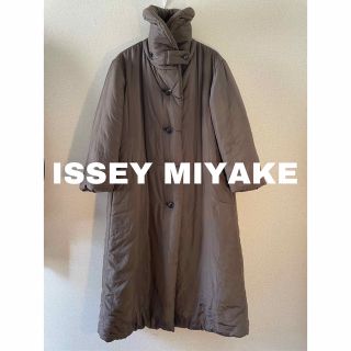 イッセイミヤケ(ISSEY MIYAKE)のISSEY MIYAKE イッセイミヤケ　ショールカラーダウンコート(ダウンジャケット)