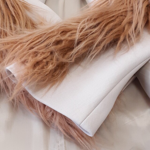 プラダ、フェイクファーコート、サイズ40.L。PRADA | labiela.com
