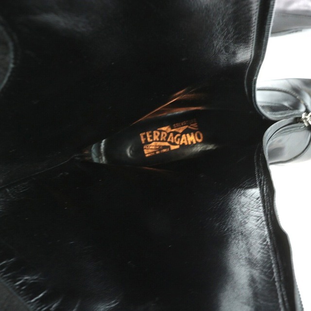 Salvatore Ferragamo(サルヴァトーレフェラガモ)のサルヴァトーレフェラガモ ロングブーツ ラバー 24cm 黒 レディースの靴/シューズ(ブーツ)の商品写真