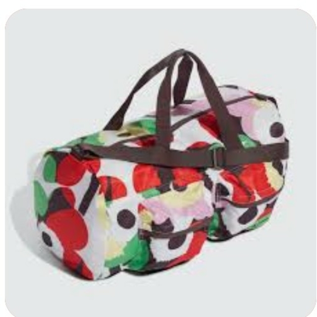 marimekko(マリメッコ)のマリメッコ アディダス ボストンバッグ レディースのバッグ(ボストンバッグ)の商品写真