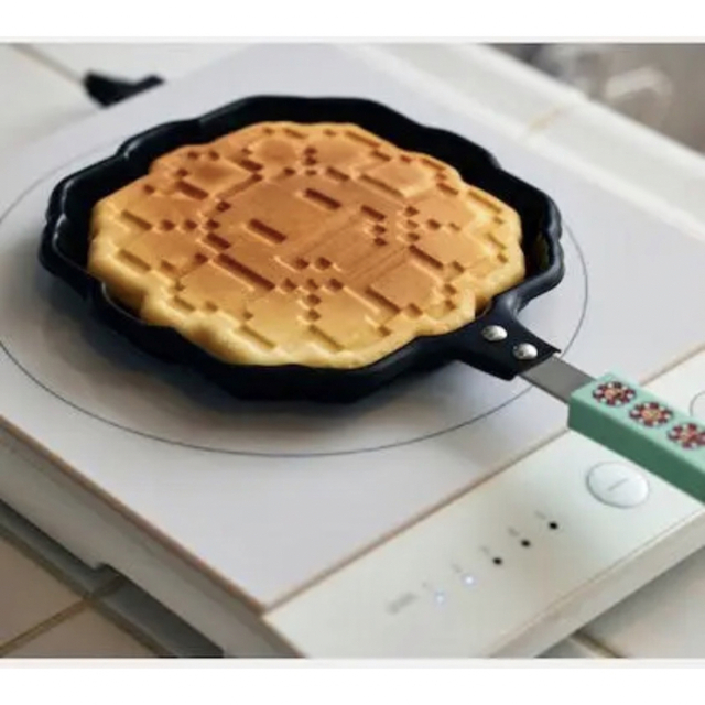 【美品】特別付録：IH対応 村上隆 お花パンケーキパン　 インテリア/住まい/日用品のキッチン/食器(鍋/フライパン)の商品写真