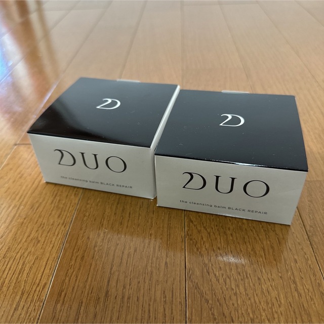 DUO(デュオ)のDUO クレンジング　バーム　黒　ブラック コスメ/美容のスキンケア/基礎化粧品(クレンジング/メイク落とし)の商品写真