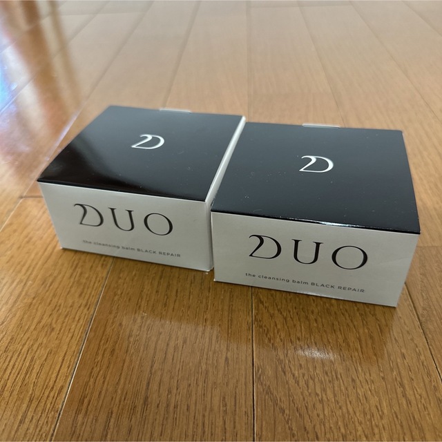 DUO クレンジング　バーム　黒　ブラック