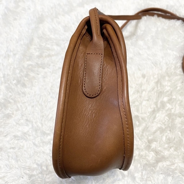 old coach/half moon leather shoulder bag