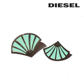 ディーゼル(DIESEL)のDIESEL ピアス  扇子型モチーフ (ピアス)