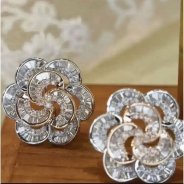 天然ダイヤモンド花 ピアス - ピアス