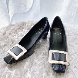 ロジェヴィヴィエ(ROGER VIVIER)のロジェヴィヴィエ パンプス フラットシューズ　エナメル プレート 極美品(ハイヒール/パンプス)