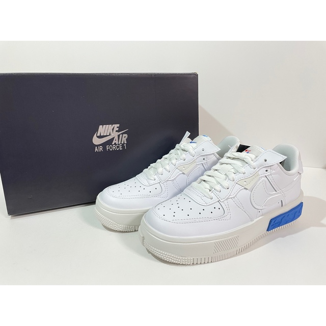 新品】23.5㎝ ナイキ ウィメンズ エア フォース 1 フォンタンカ-