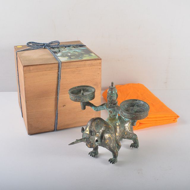 中国　 古銅青銅　象嵌神獣燭台　時代箱　M R5252