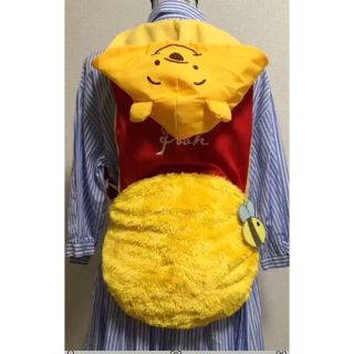 クマノプーサン(くまのプーさん)の《Disney》（背負ったPooh）リュック(リュック/バックパック)