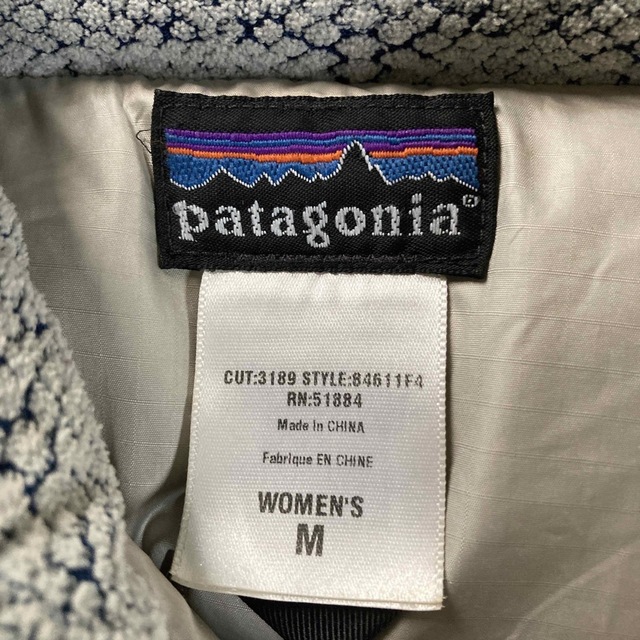 patagonia(パタゴニア)のpatagonia ダウン　ジャケット　ブラック サイズ　M   レディースのジャケット/アウター(ダウンジャケット)の商品写真