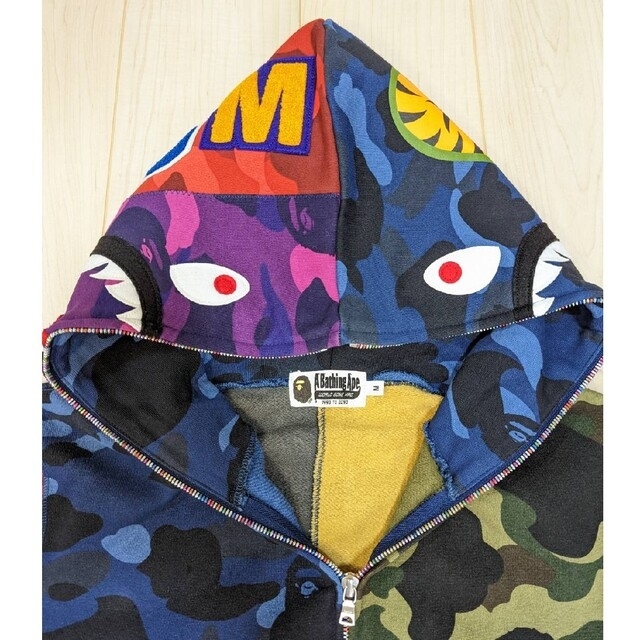 A BATHING APE カラーカモ クレイジーシャークパーカー