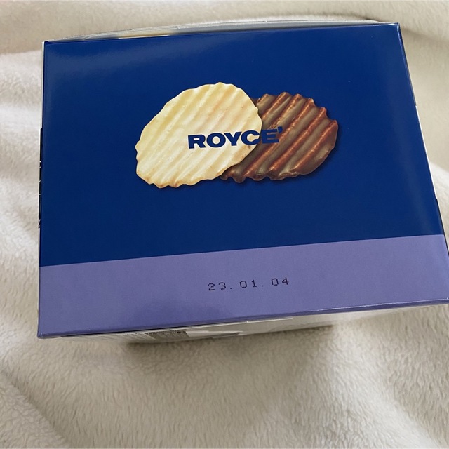 ROYCE' ポテトチップチョコレート(オリジナル&フロマージュブラン) 食品/飲料/酒の食品(菓子/デザート)の商品写真