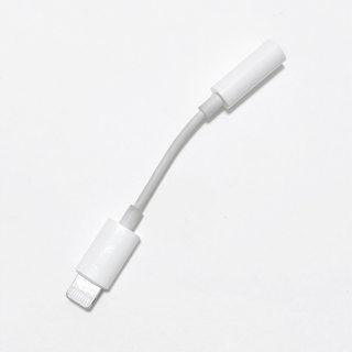 アップル(Apple)のApple Lightning-3.5mmヘッドフォンジャックアダプタ(ストラップ/イヤホンジャック)