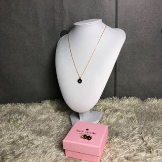 ケイトスペードニューヨーク(kate spade new york)の【極美品】ケイトスペードニューヨーク クローバー ネックレス ゴールド ブラック(ネックレス)