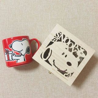 スヌーピー(SNOOPY)の【新品】スヌーピー  マグカップ　木箱付(グラス/カップ)