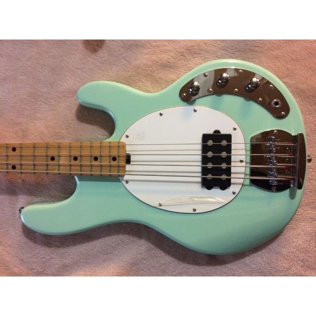 Sterling by MUSIC MAN SUB Ray4 ベース