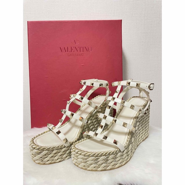 VALENTINO(ヴァレンティノ)のVALENTINO サンダル 37 レディースの靴/シューズ(サンダル)の商品写真