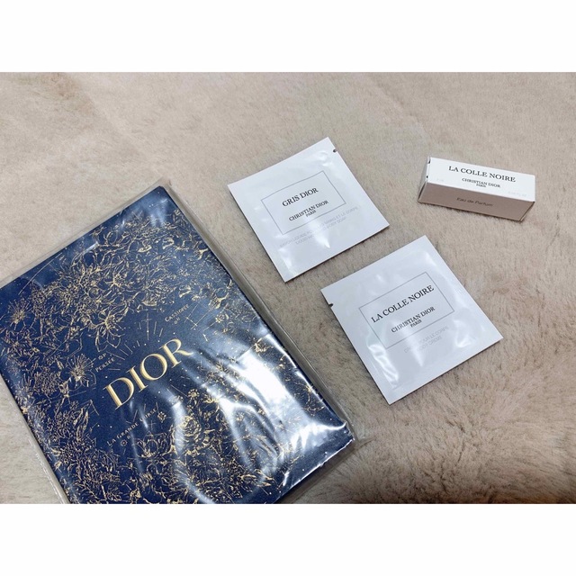 Dior(ディオール)のDIOR2022クリスマスノベルティ ノート、ミニ香水 エンタメ/ホビーのコレクション(ノベルティグッズ)の商品写真