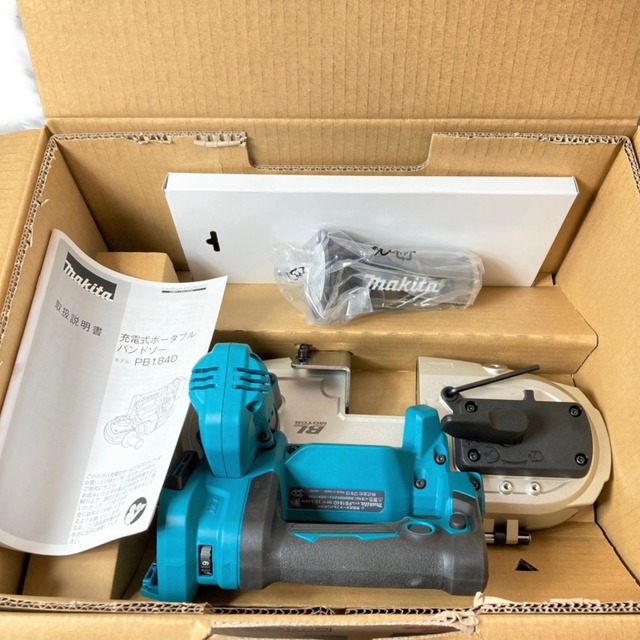 Makita(マキタ)の＊＊MAKITA マキタ 18V 充電式ポータブルバンドソー （バッテリ2個・充電器・ケース付） PB184DRGX ブルー インテリア/住まい/日用品のインテリア/住まい/日用品 その他(その他)の商品写真