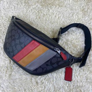 コーチ(COACH)の未使用保管品・希少デザイン✨コーチ レザー×PVC ボディーバッグ シグネチャー(ボディーバッグ)