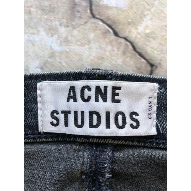 Acne Studios(アクネストゥディオズ)のB0907 アクネスタジオ　デニムパンツ　ストレート　ダークグレー メンズのパンツ(デニム/ジーンズ)の商品写真