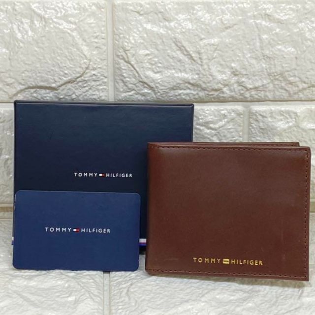 TOMMY HILFIGER(トミーヒルフィガー)の【新品】トミーヒルフィガー レディース メンズ レザー 二つ折り財布 メンズのファッション小物(長財布)の商品写真