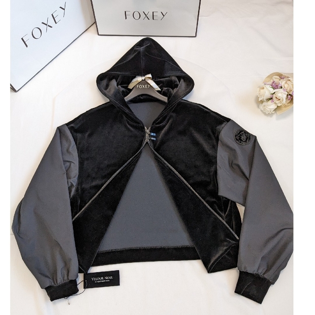 FOXEY(フォクシー)の☆FOXEY☆VELOUR NOIR Parka 38 Rene レディースのトップス(パーカー)の商品写真