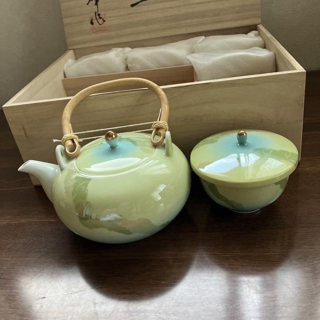 インテリア/住まい/日用品有田焼　茶器セット　パイレックス花柄セット専用です。