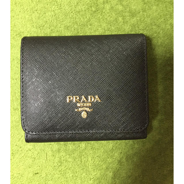 PRADA(プラダ)のPRADA 三つ折り財布（新品未使用) レディースのファッション小物(財布)の商品写真
