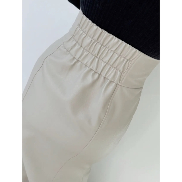 MOERY(モエリー)のmocoa's モコアズ　美ラインレザースカート　新品未使用　タグ付き レディースのスカート(ロングスカート)の商品写真