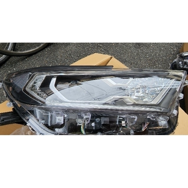 RAV4 ヘッドライト 左右セット 車種別パーツ RAV4 ヘッドライト 左右セット 車種別パーツ