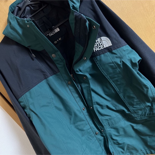 THE NORTH FACE(ザノースフェイス)のノースフェイス　マウンテンライトジャケット　ボタニカルガーデングリーン  S 男 メンズのジャケット/アウター(マウンテンパーカー)の商品写真