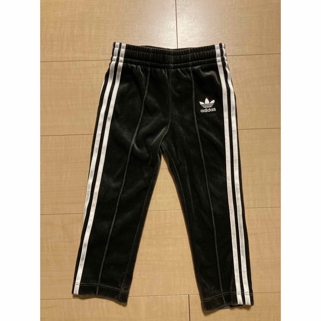 adidas(アディダス)のadidas セットアップ　ベロア キッズ/ベビー/マタニティのキッズ服男の子用(90cm~)(ジャケット/上着)の商品写真