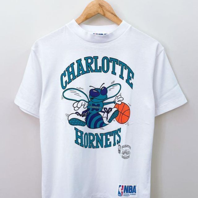 NBA シャーロットホーネッツ リメイクプリントTシャツ