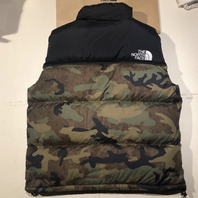 THE NORTH FACE(ザノースフェイス)のノースフェイス　ヌプシダウンベスト　Lサイズ メンズのジャケット/アウター(ダウンベスト)の商品写真