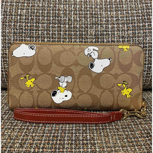 新品/未使用品　COACH 二つ折り ミニ財布 スヌーピー ウッドストック