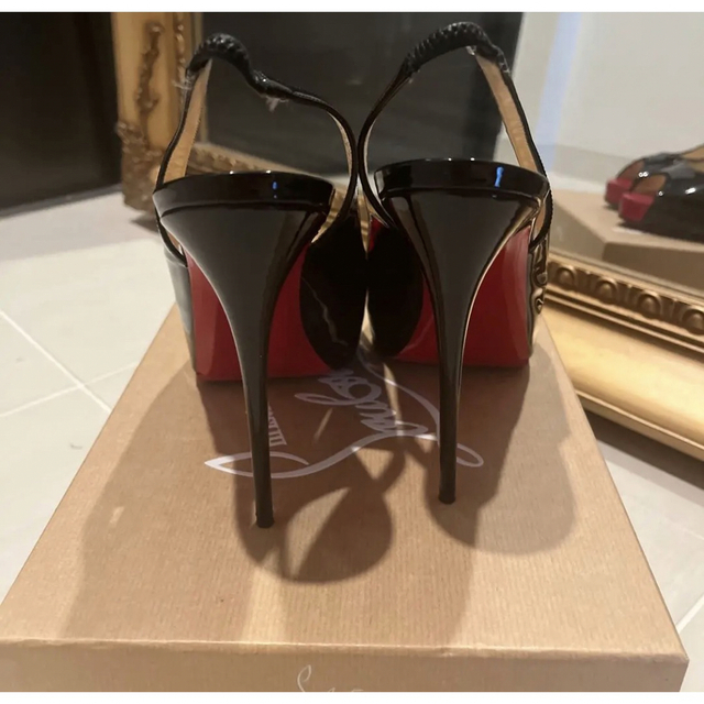 Christian Louboutin(クリスチャンルブタン)の【お値下げ】超美品 ルブタン ヒール 39 レディースの靴/シューズ(ハイヒール/パンプス)の商品写真