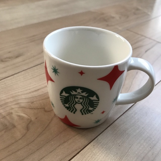 Starbucks(スターバックス)のスターバックスホリデーマグ2022値下げしました インテリア/住まい/日用品のキッチン/食器(グラス/カップ)の商品写真