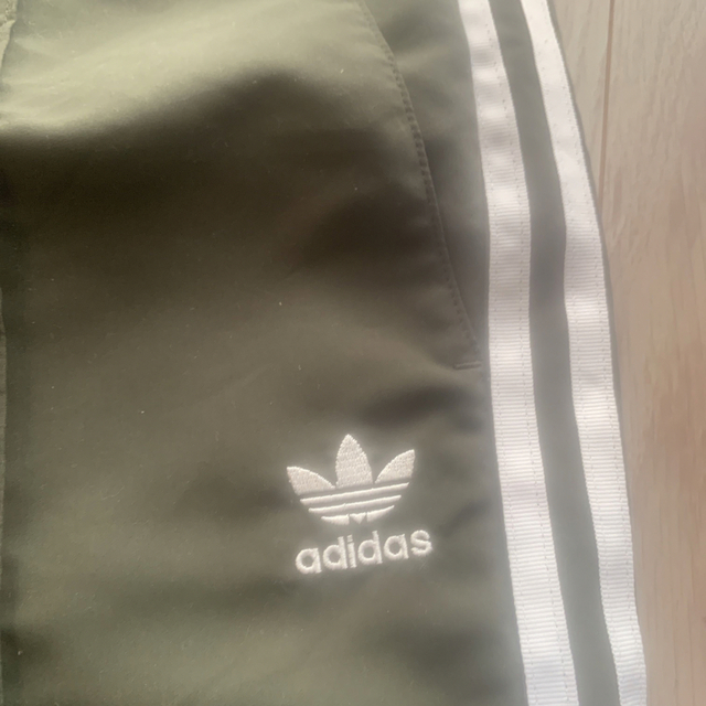 新品未使用タグ付き！adidas パンツ