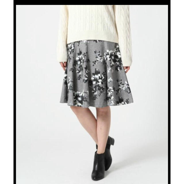 apart by lowrys(アパートバイローリーズ)の花柄プリントミディスカート レディースのスカート(ひざ丈スカート)の商品写真