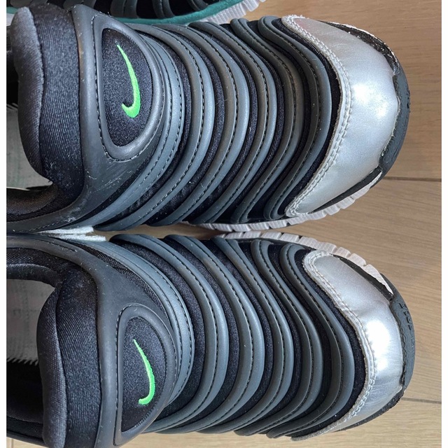 NIKE(ナイキ)のナイキ　ダイナモフリー　20cm 二足セット キッズ/ベビー/マタニティのキッズ靴/シューズ(15cm~)(スニーカー)の商品写真
