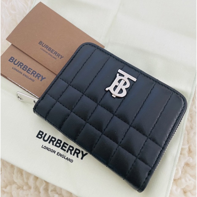 BURBERRY - 【新品未使用】バーバリー ローラ 二つ折り 財布 黒の通販