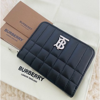 バーバリー(BURBERRY)の【新品未使用】バーバリー ローラ 二つ折り 財布 黒(財布)