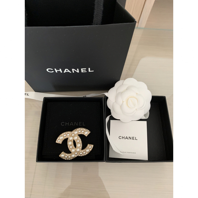 特別オファー CHANEL - シャネル ブローチ パール ブローチ+コサージュ