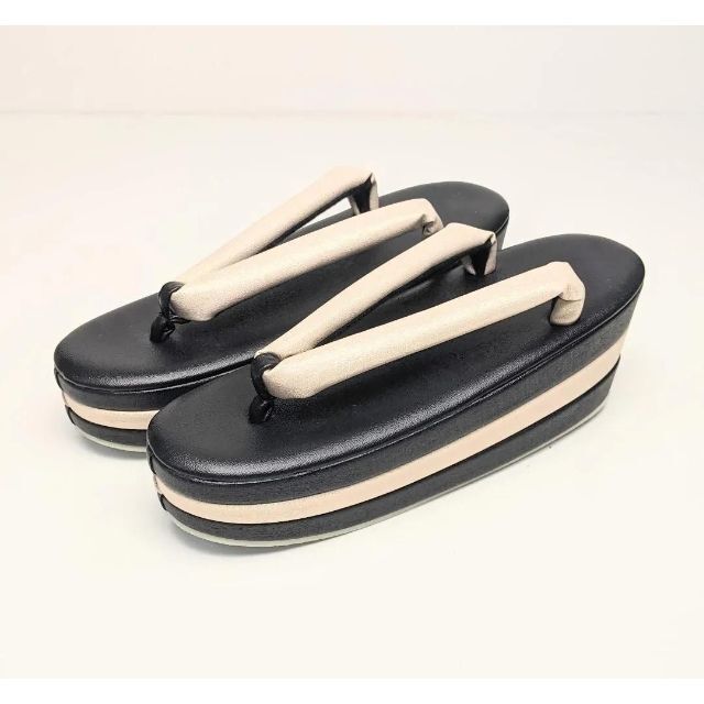 草履バッグセット 振袖 帯地 黒 ベージュ フリーサイズ 三枚芯 w47-1 レディースの靴/シューズ(下駄/草履)の商品写真