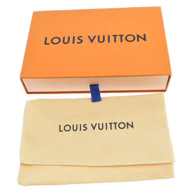 LOUIS VUITTON(ルイヴィトン)のLOUIS VUITTON ルイヴィトン iPhone13PRO バンパー・ドフィーヌ M81214/ME4281 アイフォーン13プロ 携帯カバー レザー携帯ケース ブラウン スマホ/家電/カメラのスマホアクセサリー(iPhoneケース)の商品写真