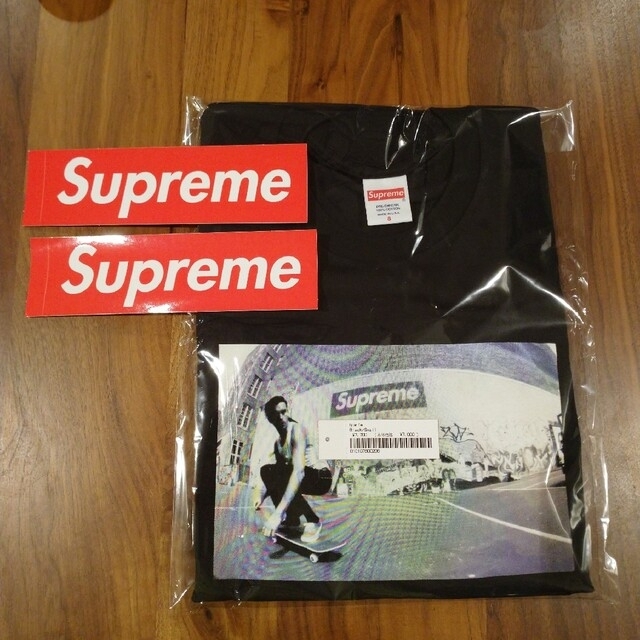 Supreme(シュプリーム)のDylan tee  Supreme 22AW メンズのトップス(Tシャツ/カットソー(半袖/袖なし))の商品写真